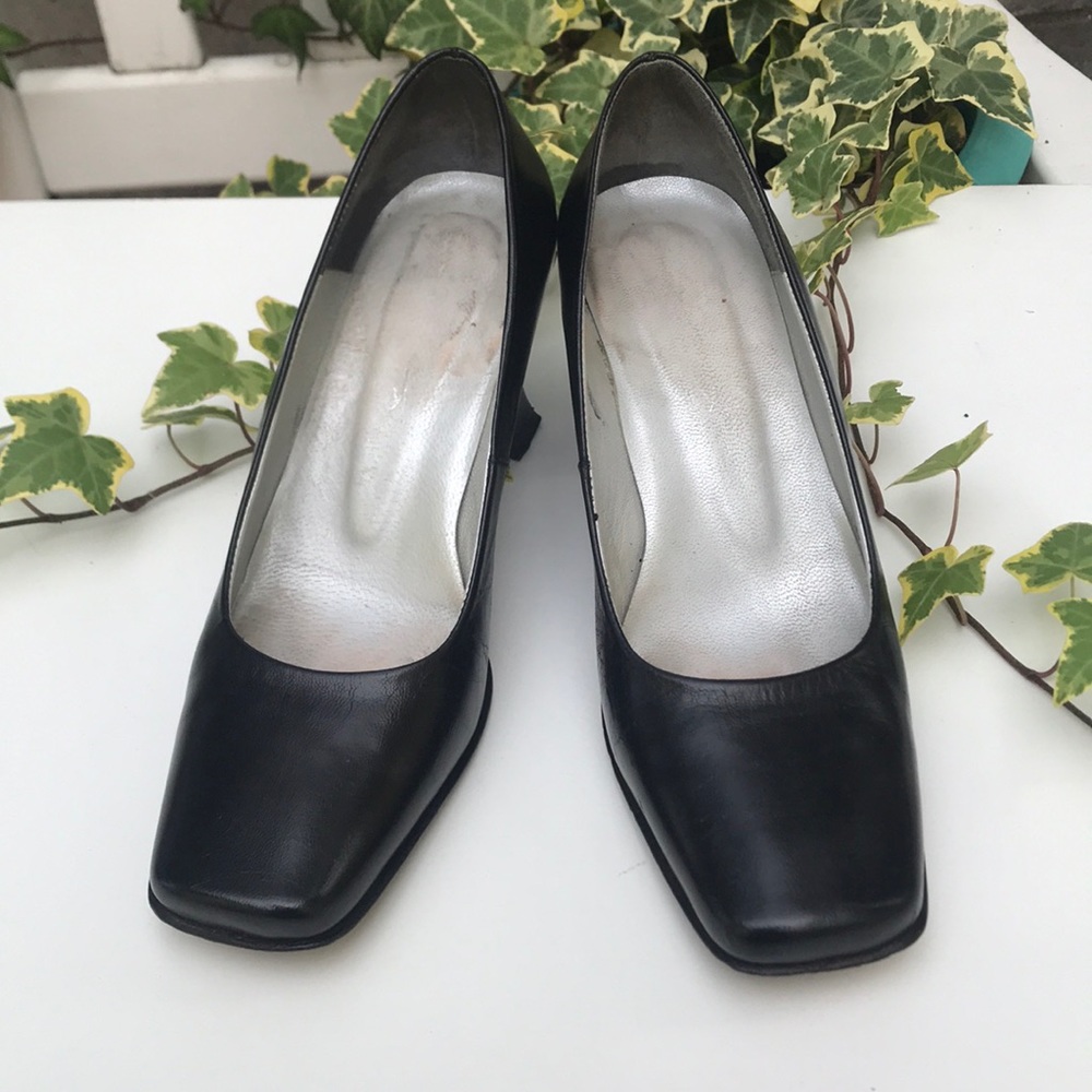 Dress shoes pumps